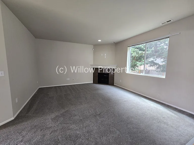 2014 198th St E — Photo 2