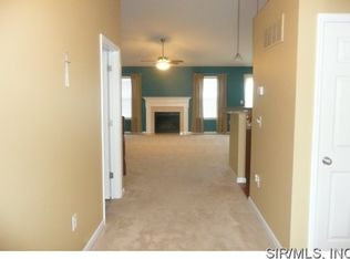 6843 Kensington Dr, Maryville, IL 62062