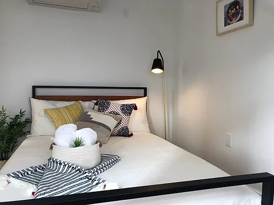 Rented by Nooklyn NYC LLC | media 73