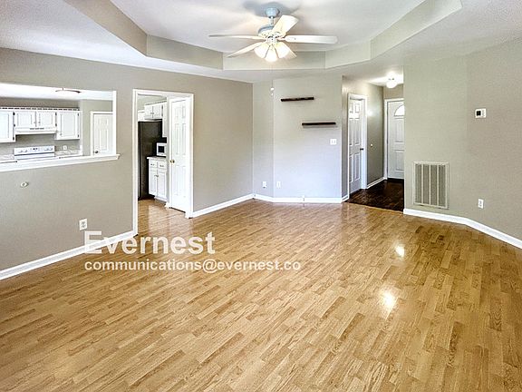 3rd image of 902 Wildrose Ct