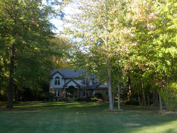 2nd image of 38576 Arbor Ct
