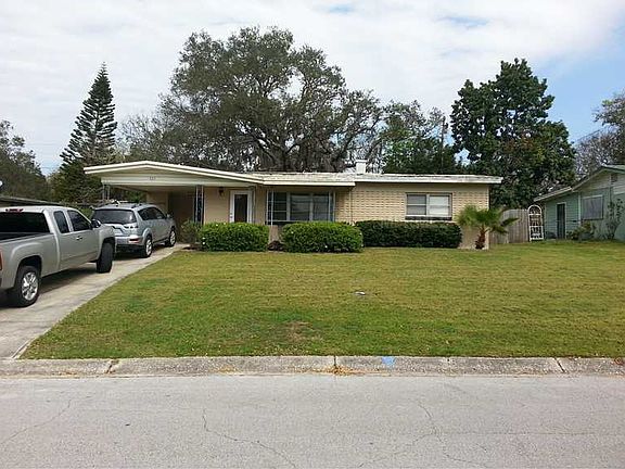2nd image of 825 N Waterview Dr