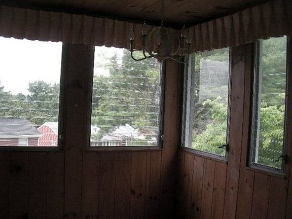 5th image of 1010 Highland St
