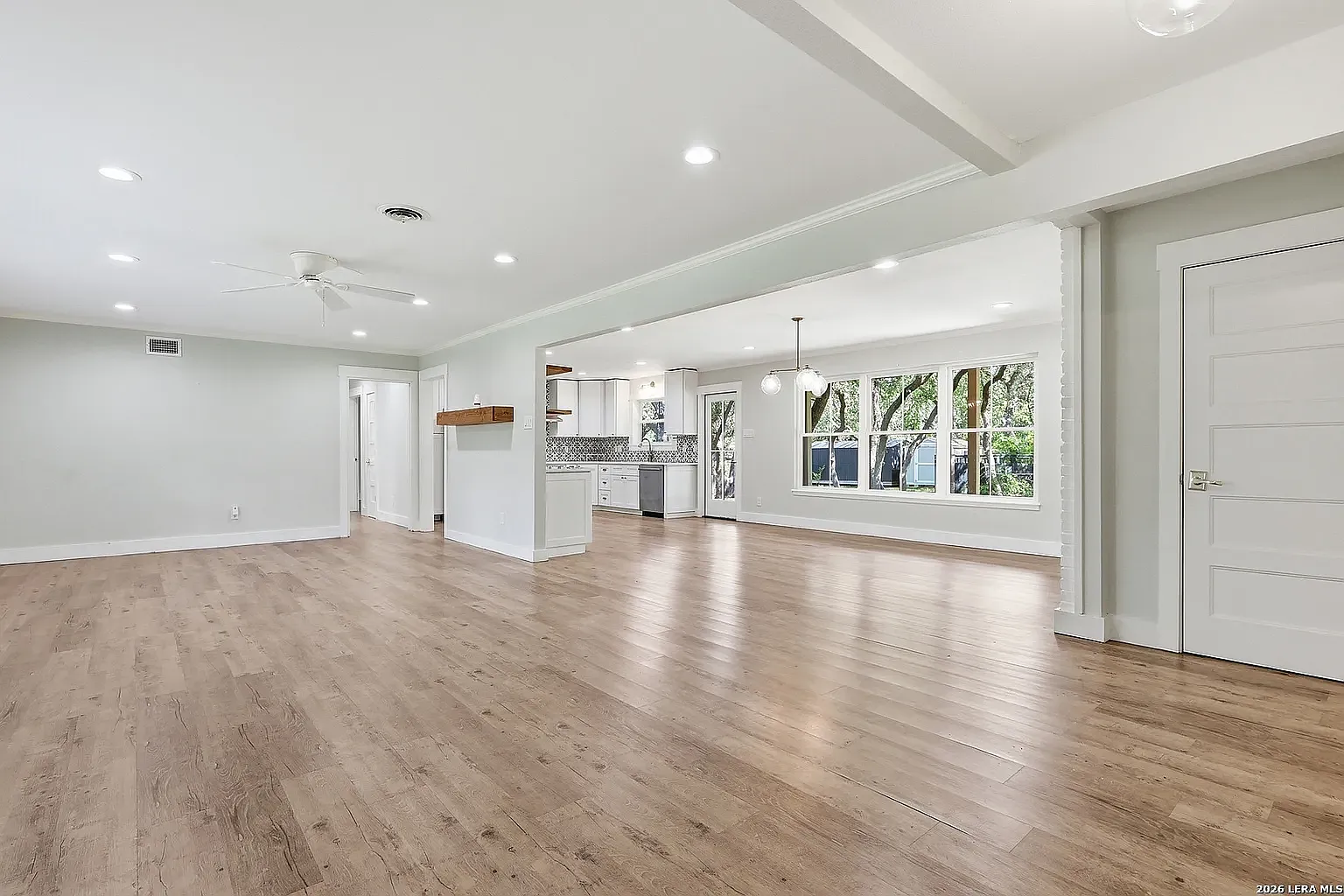 4 bed, 2272 sqft, $3,250 — Photo 4