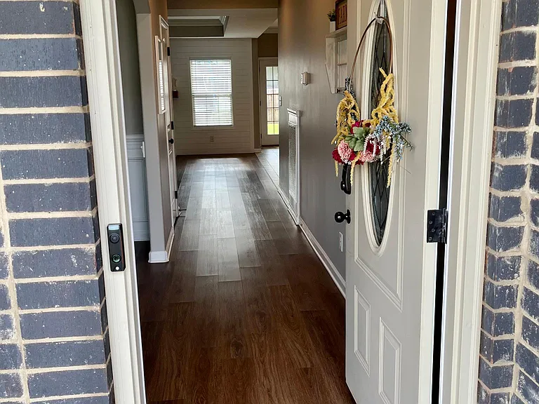 1529 Kestrel Dr — Photo 2