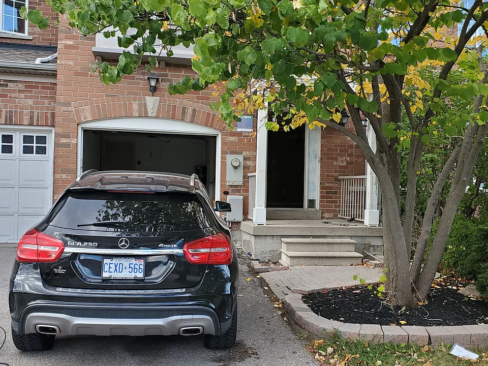 44 Grasslands Ave