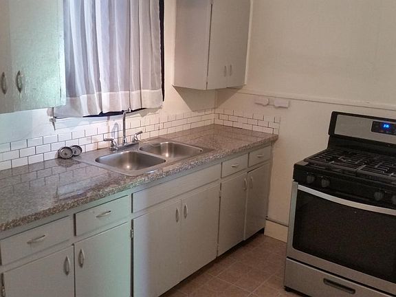 3rd image of 315 S Olive St APT 4