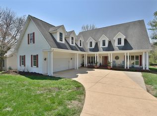 12324 Ballas Pond Dr, Saint Louis, MO 63131