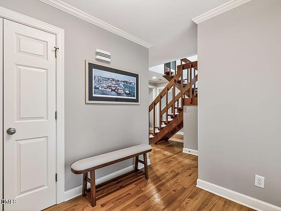 5th image of 228 Kelso Ct