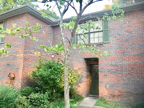684 Elvis Presley Dr Photo 1