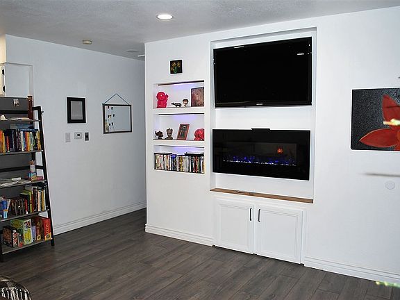 3rd image of 1430 Walnut Ave