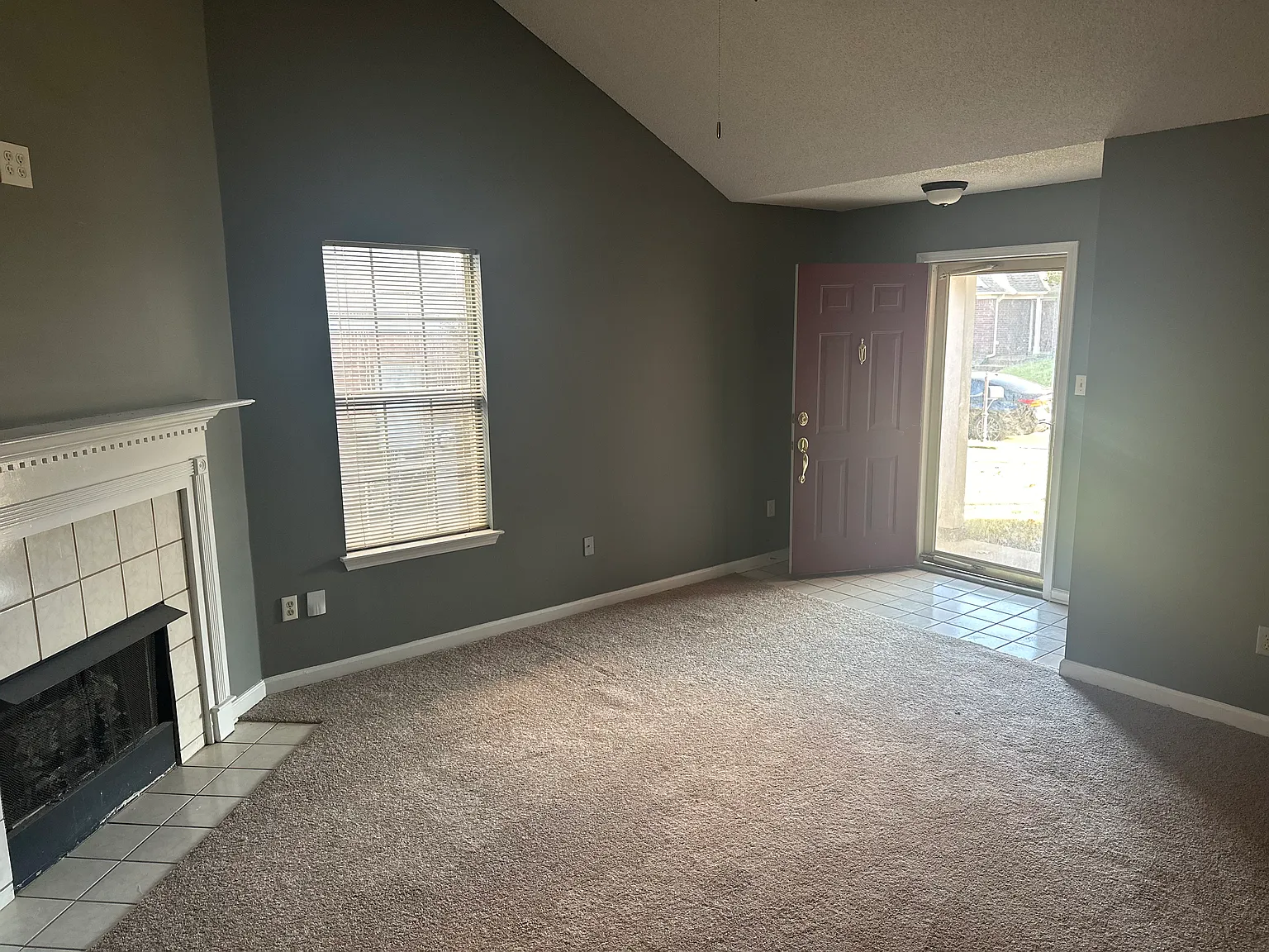 2 bed, 1177 sqft, $1,600 — Photo 3