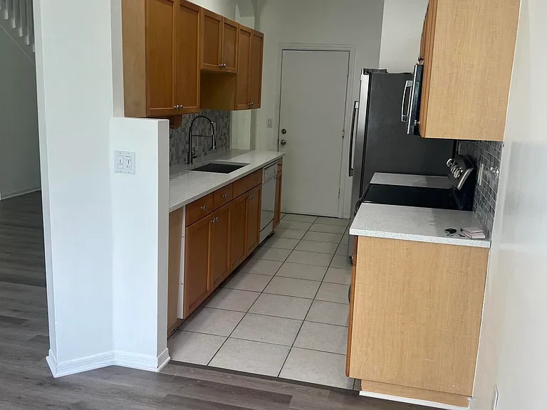 303 Seminole Palms Dr — Photo 24