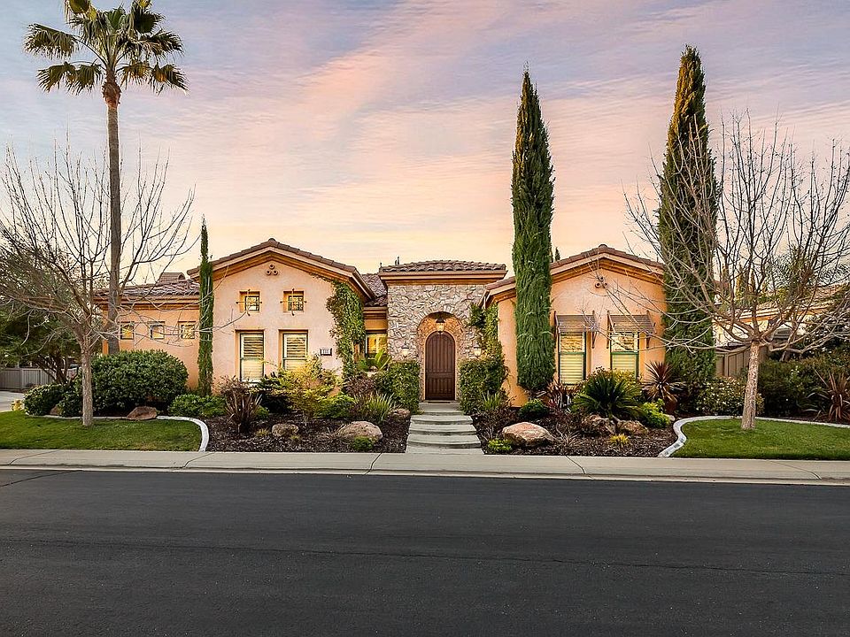 1st image of 600 Barcelona Ct