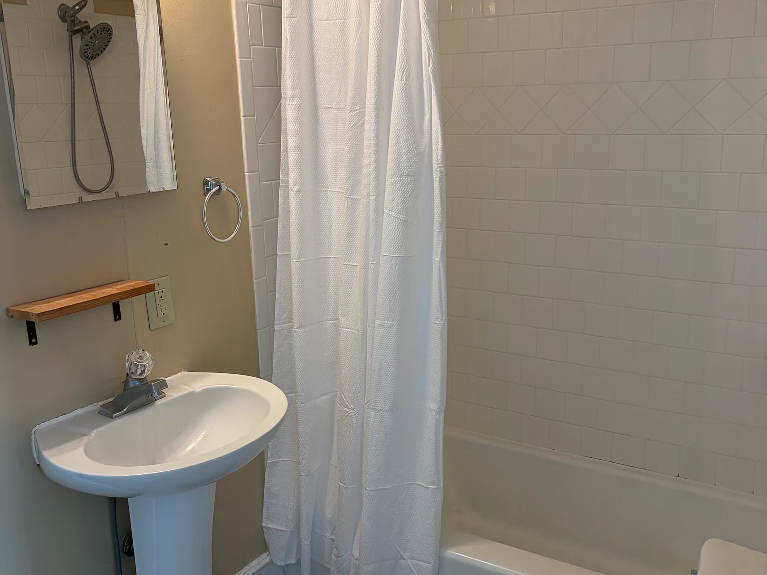 2 bed, 900 sqft, $1,000 — Photo 4