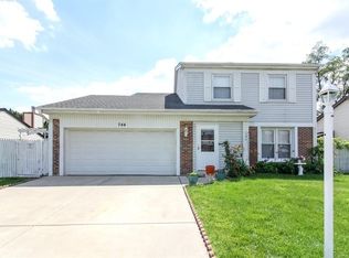 744 Berwick Pl, Roselle, IL 60172