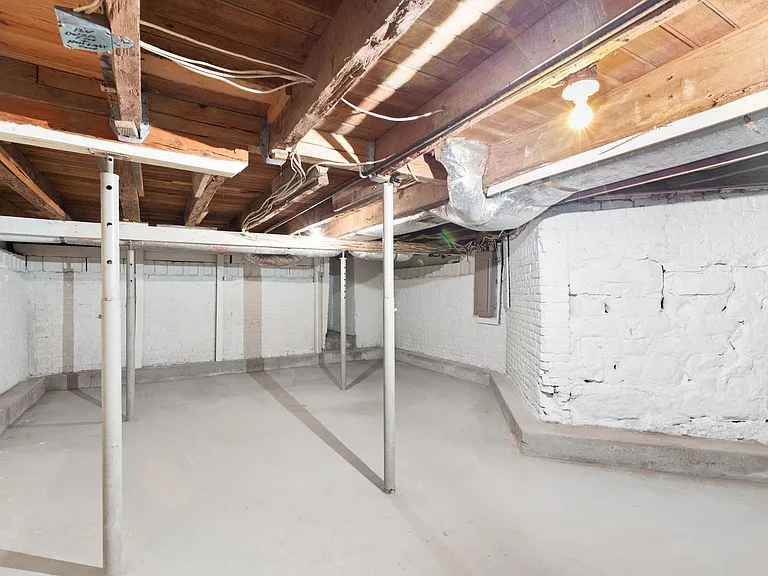 1307 Caroline St — Photo 21