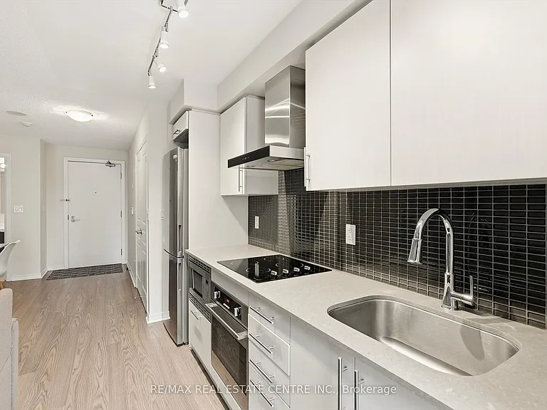 352 Front St W #1010 — Photo 16