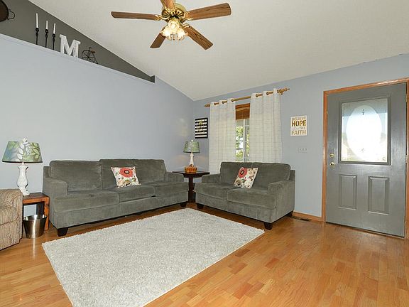 4th image of 501 E Oakwood Dr