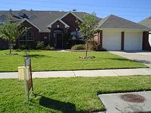 4 bed, 2.5 bath, 2558 sqft, $2,350 — Photo 1