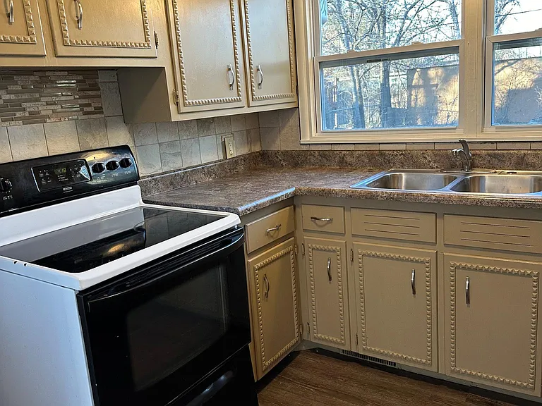 3808 W Westlawn St — Photo 7