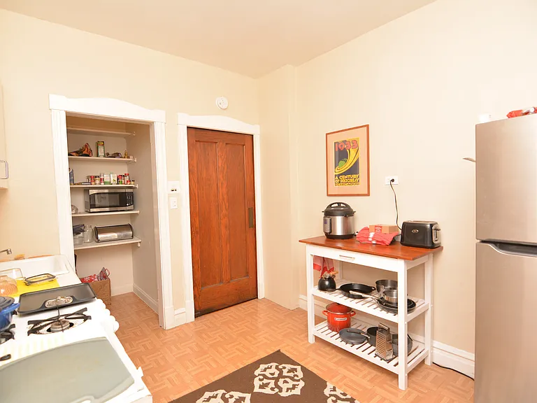 1609 W Grace St #1 — Photo 2
