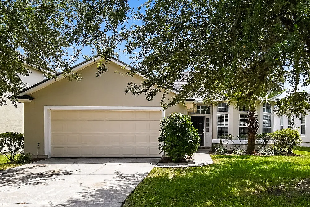 3 bed, 2.0 bath, 1732 sqft, $2,040 — Photo 1