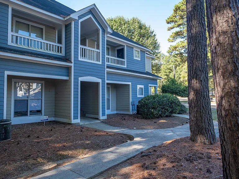 REGENCY PLACE APARTMENTS — Photo 2