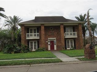 17 Woodlake Blvd, Kenner, LA 70065
