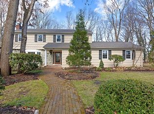 15 Redcoat Dr, East Brunswick, NJ