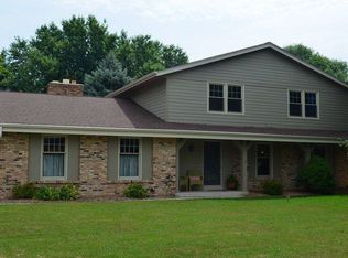 6530 N Cedar Ridge Ln, Glendale, WI 53217