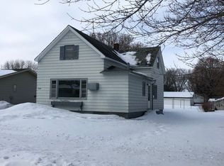 404 2nd Ave SW, Hankinson, ND 58041