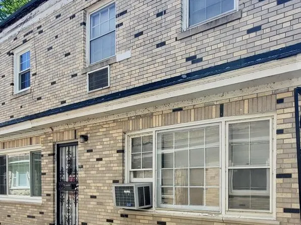 7443 S Coles Ave APT B, Chicago, IL 60649