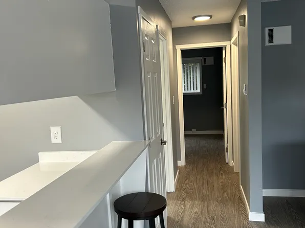 2710 NE Wasco St APT 1, Portland, OR 97232