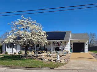 328 Van Zant St, Chester, IL 62233