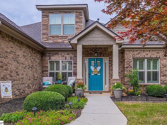 3rd image of 213 Watergrove Dr
