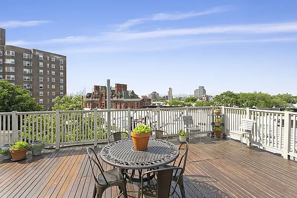 Rented by Compass | media 11