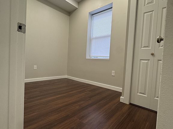 3rd image of 1933 W Huntingdon St #11513971