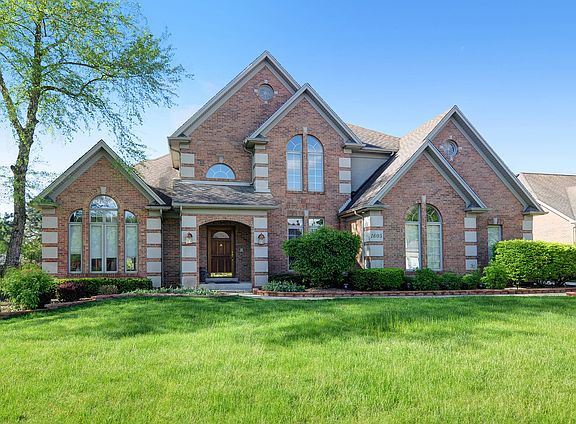2nd image of 1605 Darien Club Dr