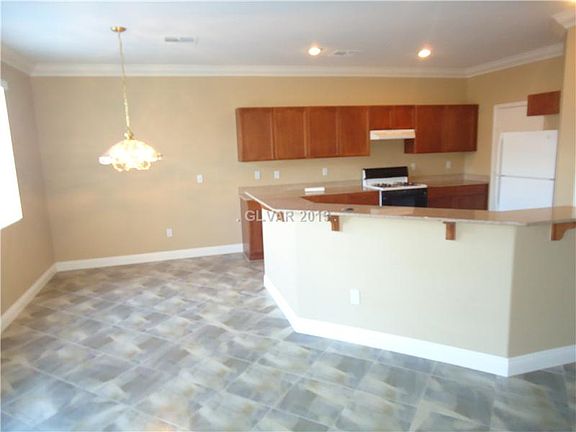 3rd image of 210 Hickory Heights Ave