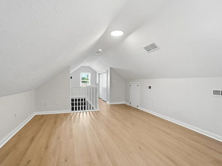 2917 123rd St — Photo 32