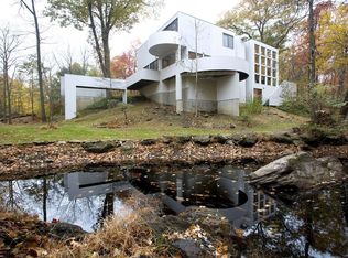 63 Tripp St, Mount Kisco, NY 10549