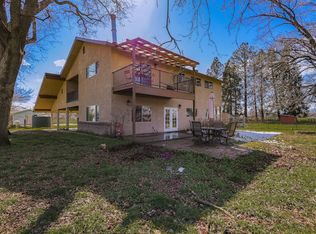 19250 Green Acre W, Redding, CA 96002