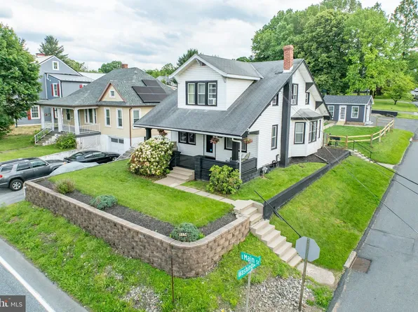 1174 E Main St, Douglassville, PA 19518