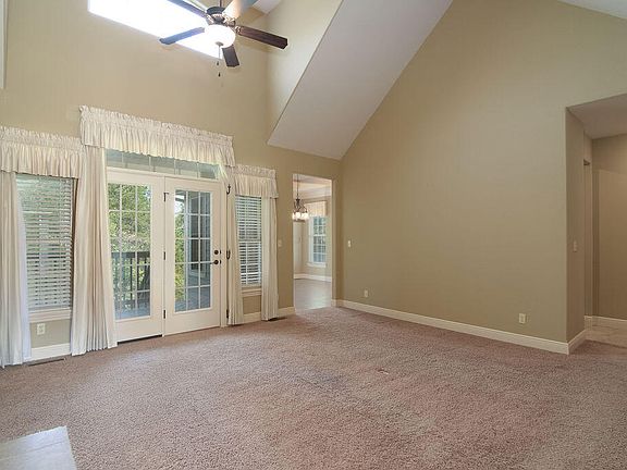 4th image of 955 Forest Lake Drive