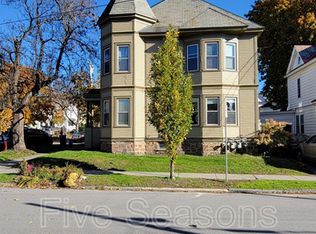 75 Loomis St #3, Burlington, VT 05401