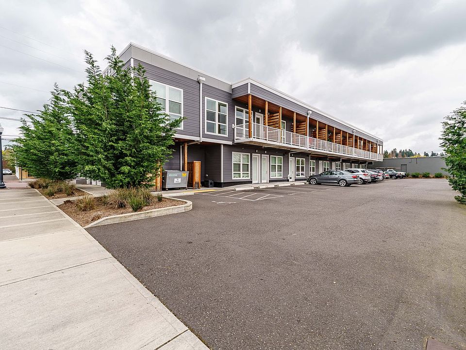 1st image of 2713 E Evergreen Blvd #102