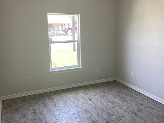 3rd image of 326 S 15th St