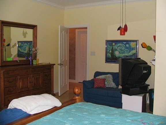 3rd image of 509 Shirley Pl