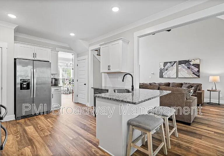 181 Sherlock Dr — Photo 6